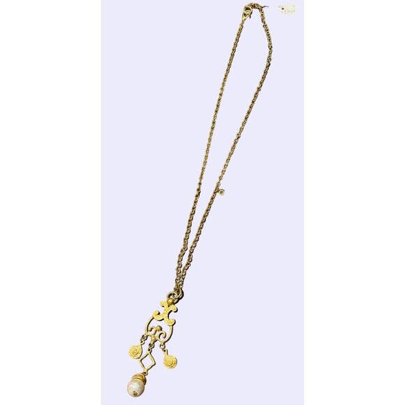 Vintage Designer Style 1980s Hammered Matte Gold Tone Scroll Pendant Necklace - Picture 3 of 9